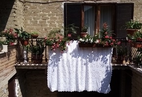 Balcone Addobbato per Infiorata di Poggio Moiano