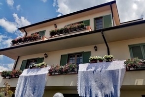 Balcone Addobbato per Infiorata di Poggio Moiano