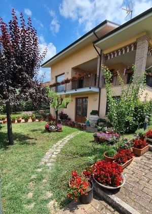 Balcone Addobbato per Infiorata di Poggio Moiano